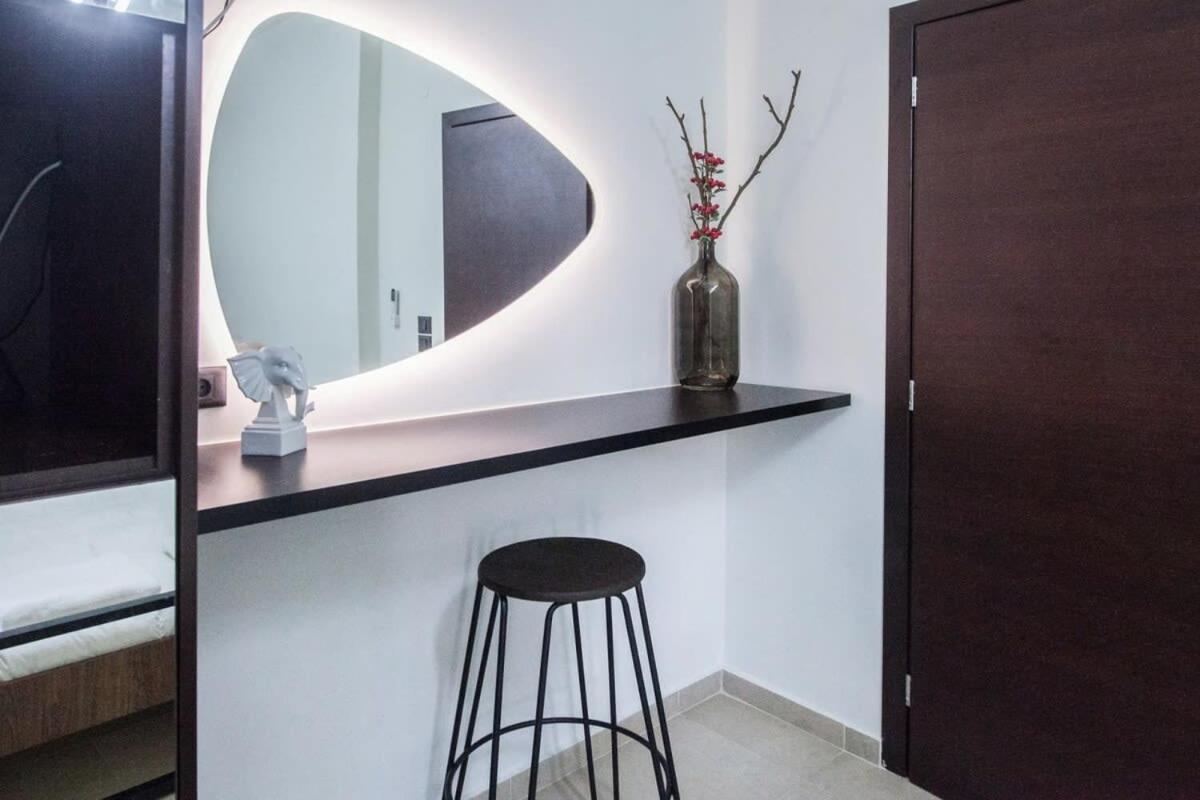 Beautiful Elegant Apartment Next To Monastiraki Ateny Zewnętrze zdjęcie