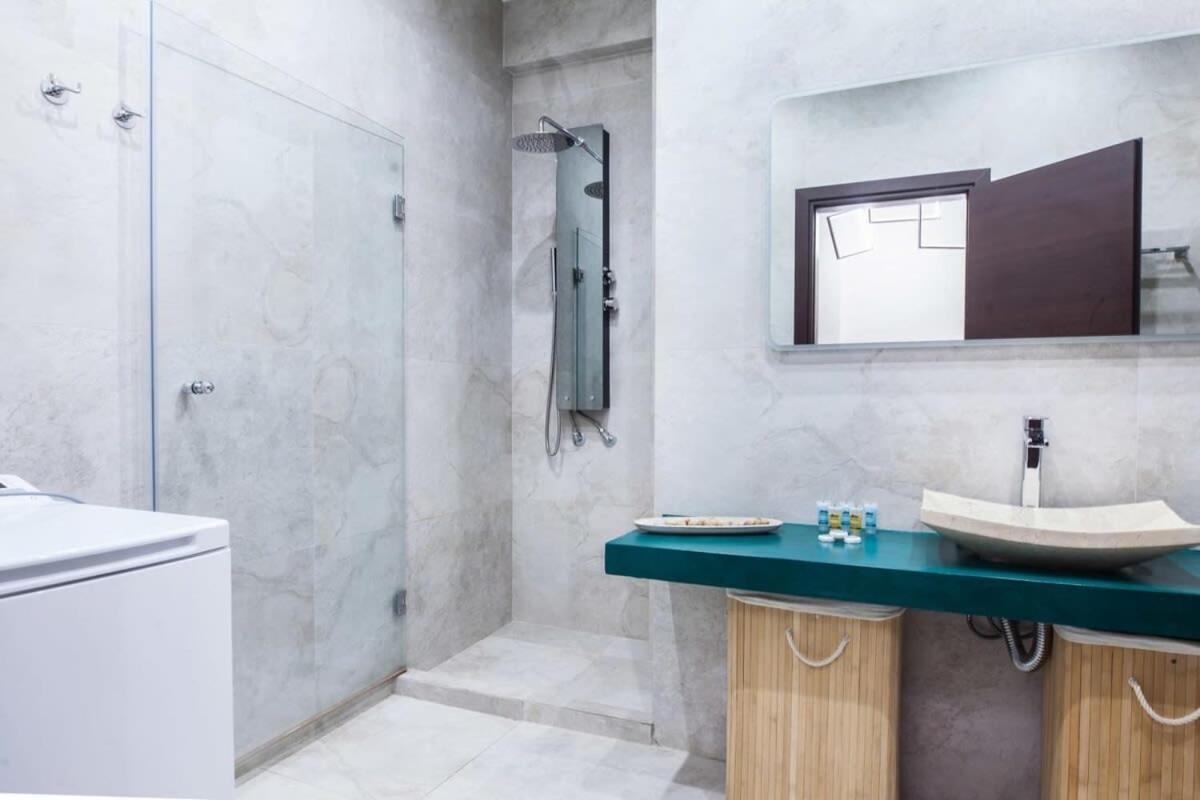 Beautiful Elegant Apartment Next To Monastiraki Ateny Zewnętrze zdjęcie