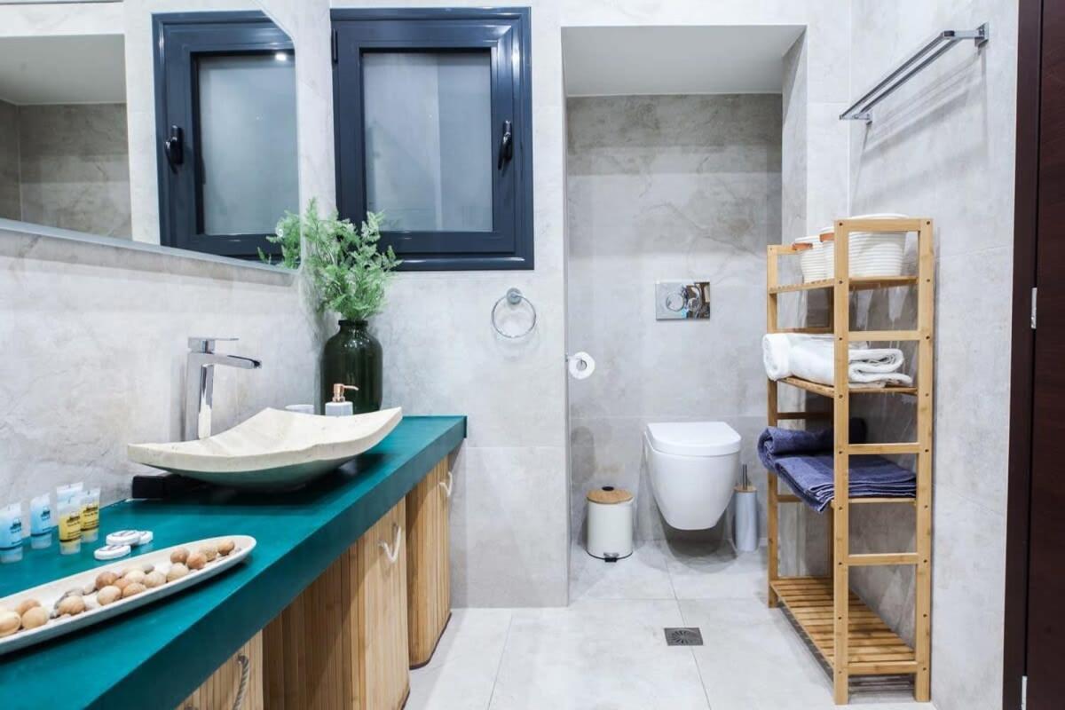 Beautiful Elegant Apartment Next To Monastiraki Ateny Zewnętrze zdjęcie
