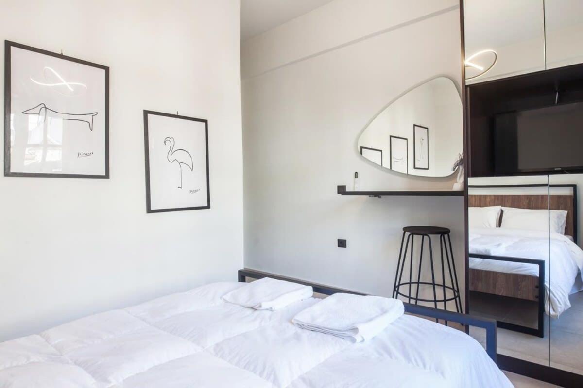 Beautiful Elegant Apartment Next To Monastiraki Ateny Zewnętrze zdjęcie