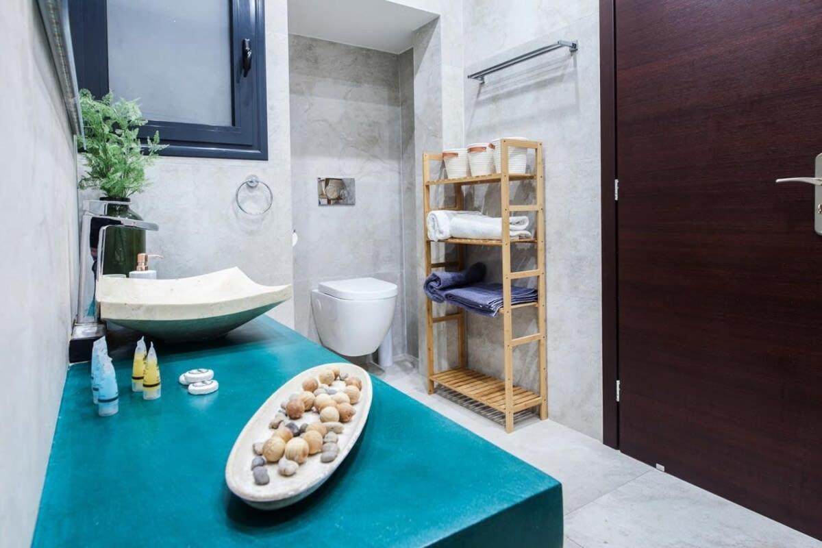 Beautiful Elegant Apartment Next To Monastiraki Ateny Zewnętrze zdjęcie