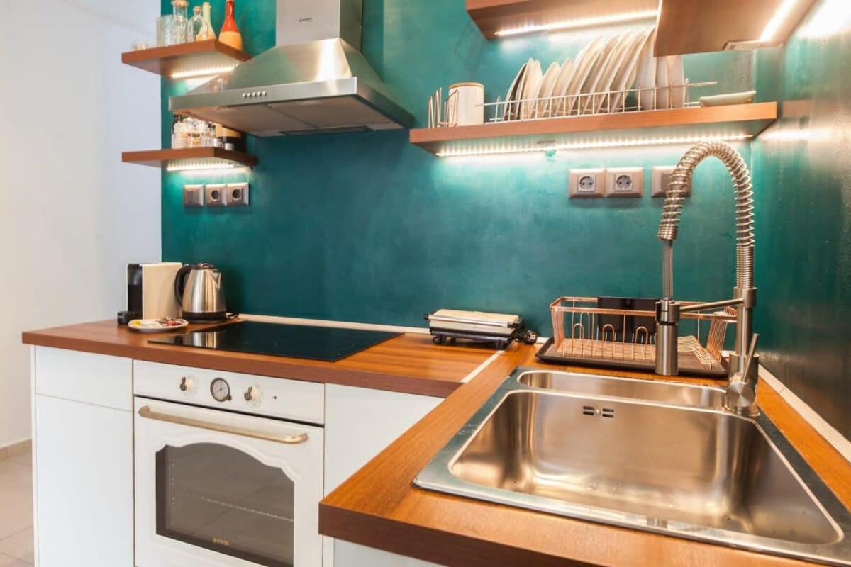 Beautiful Elegant Apartment Next To Monastiraki Ateny Zewnętrze zdjęcie