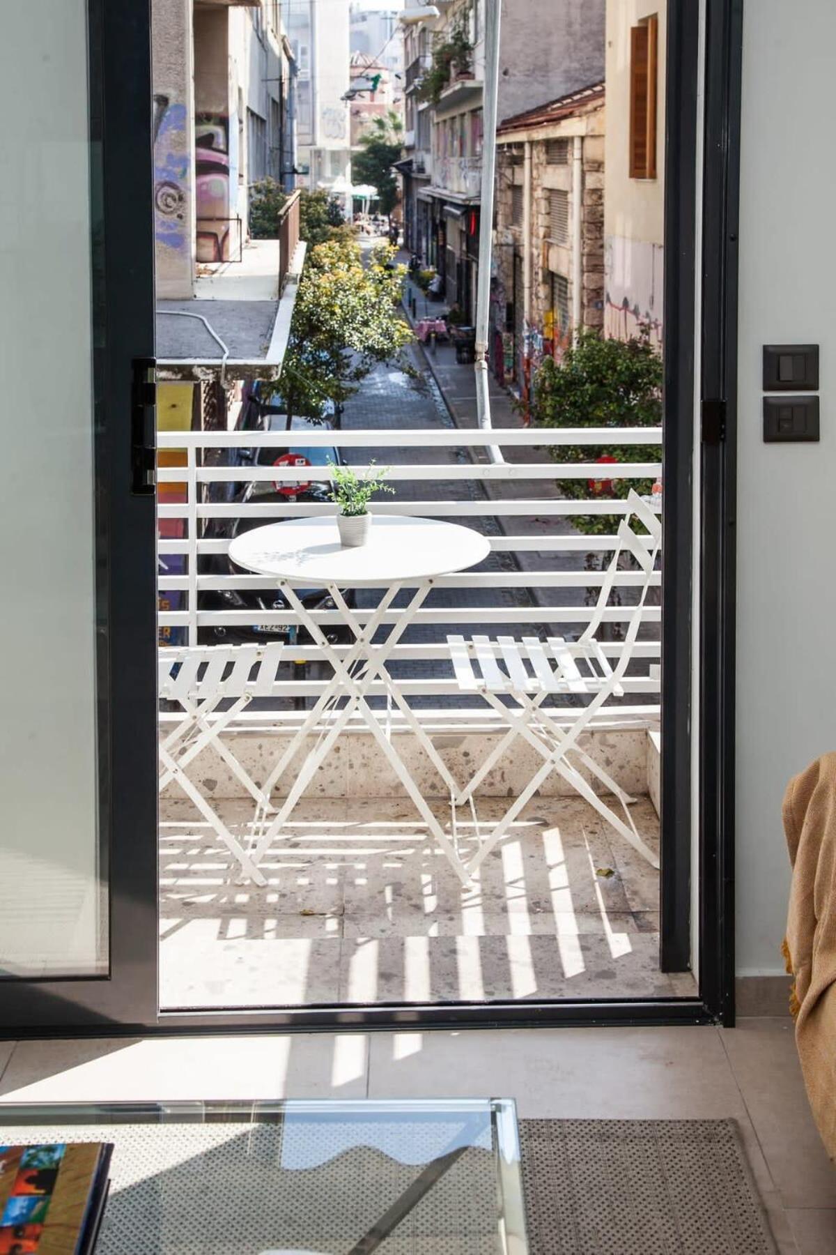 Beautiful Elegant Apartment Next To Monastiraki Ateny Zewnętrze zdjęcie